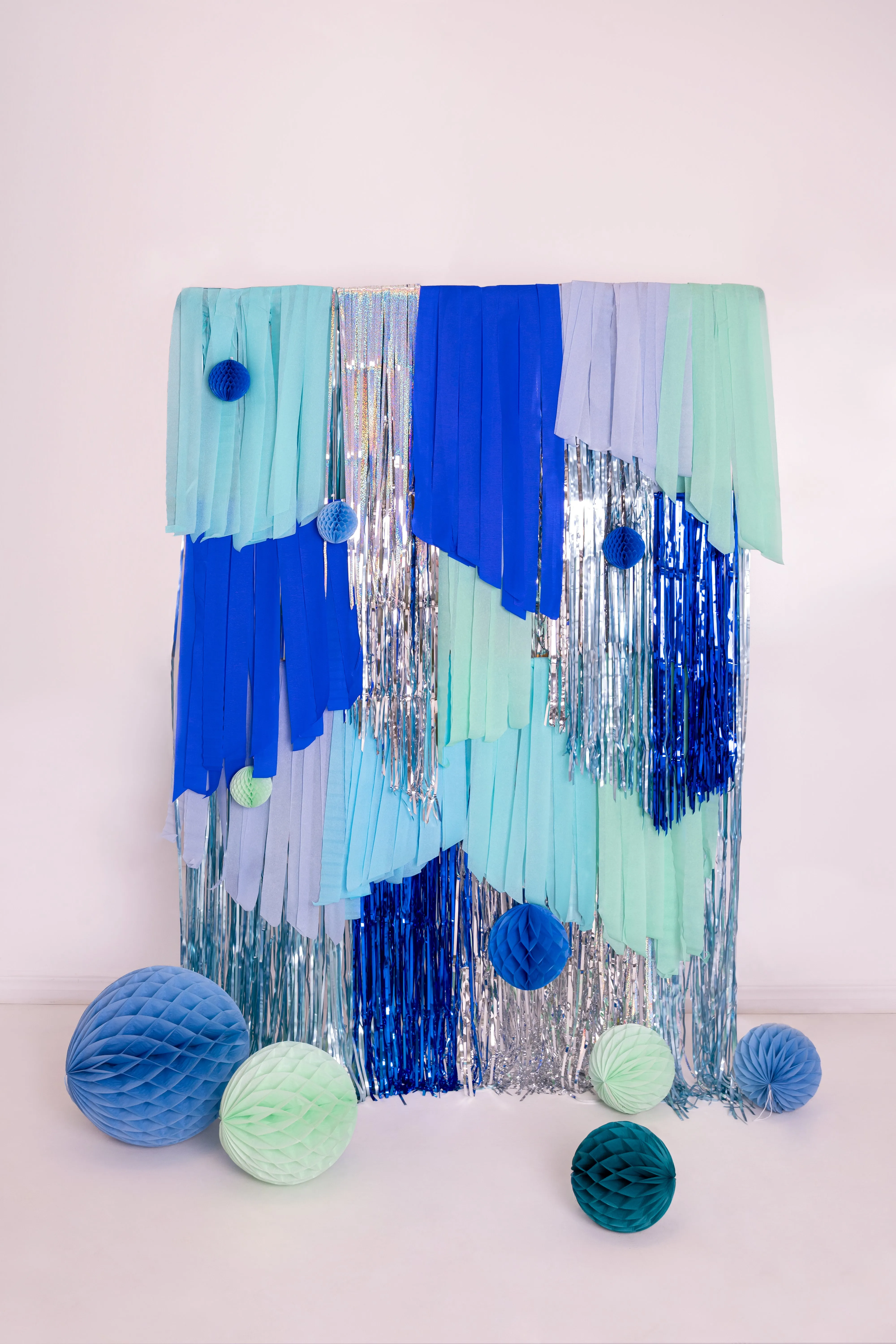 Crepe Paper Streamer Set - Blue/Green