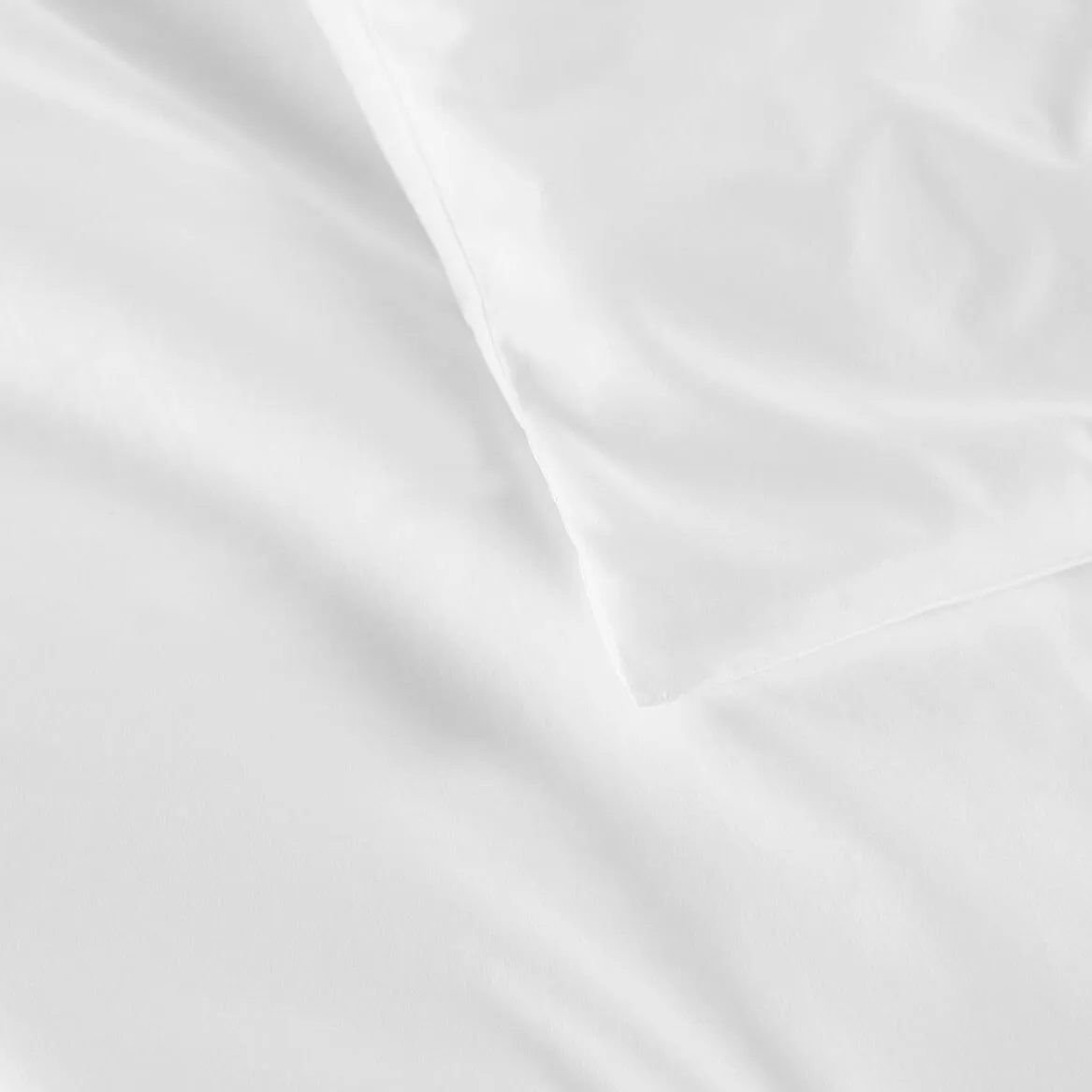 Lyric Percale Bedding in White by Peacock Alley