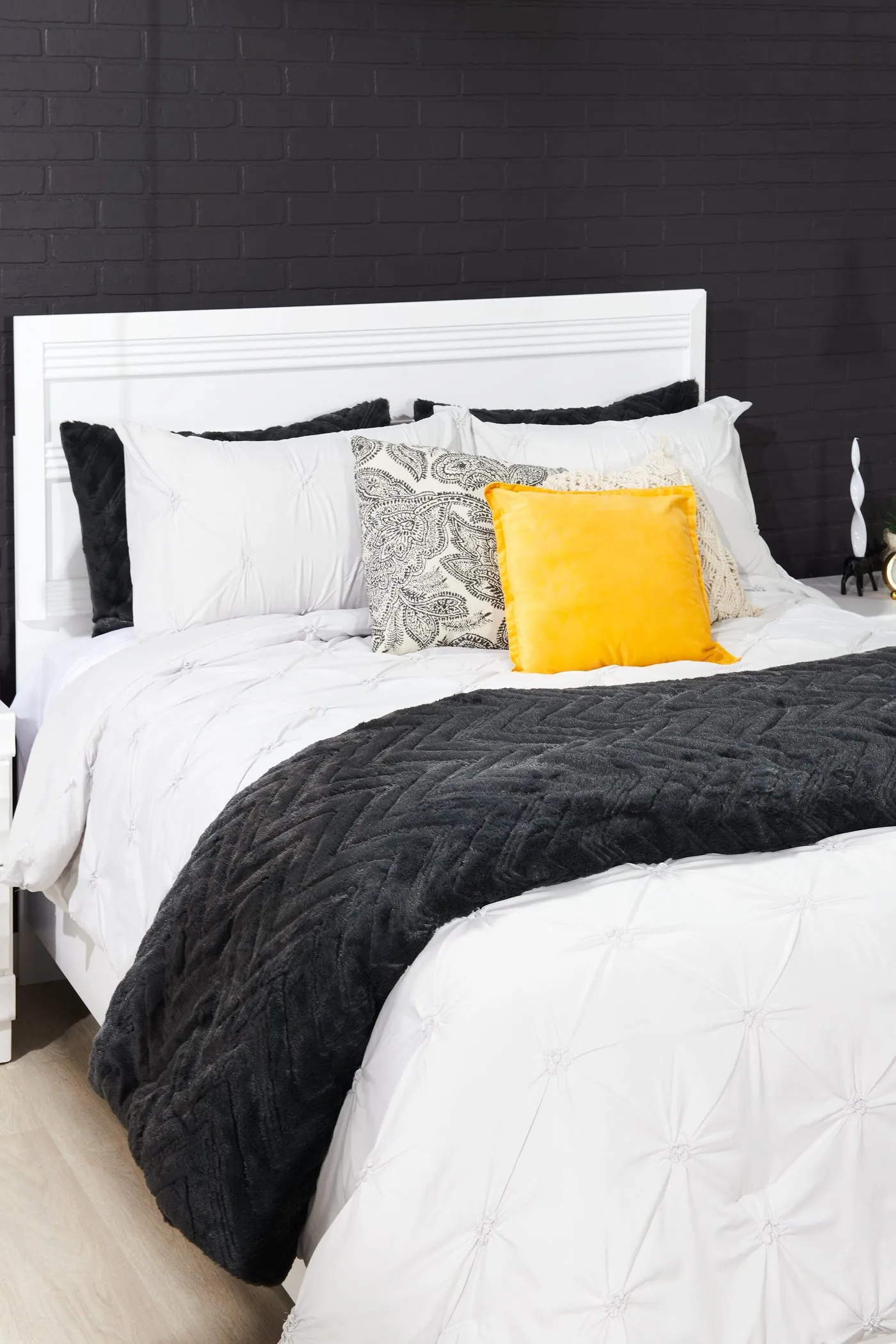 Odense Queen Storage Bed - White